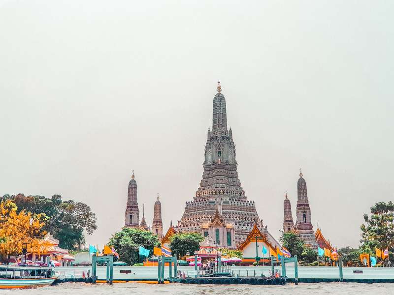 Bangkok's Wat Arun: Iconic Temple