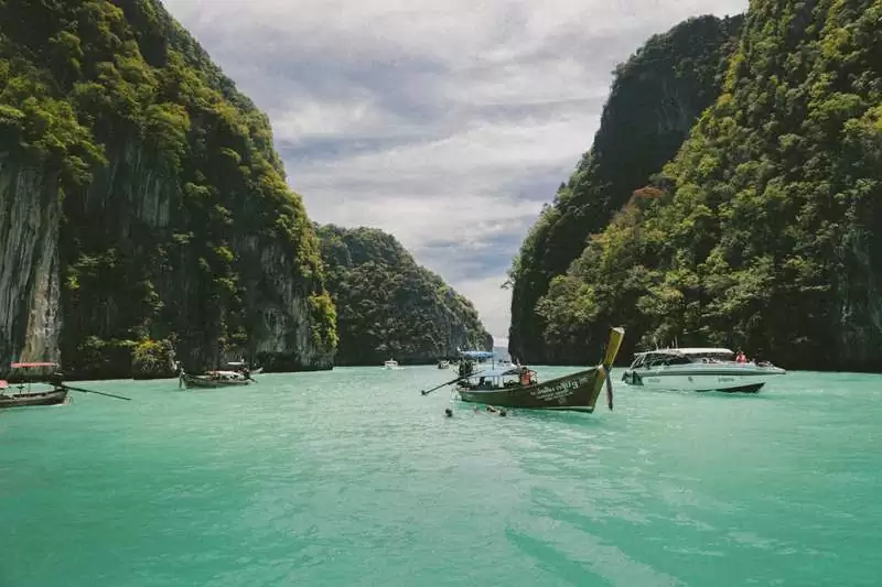 Charming Long Tail Alley: Thailand's Delight