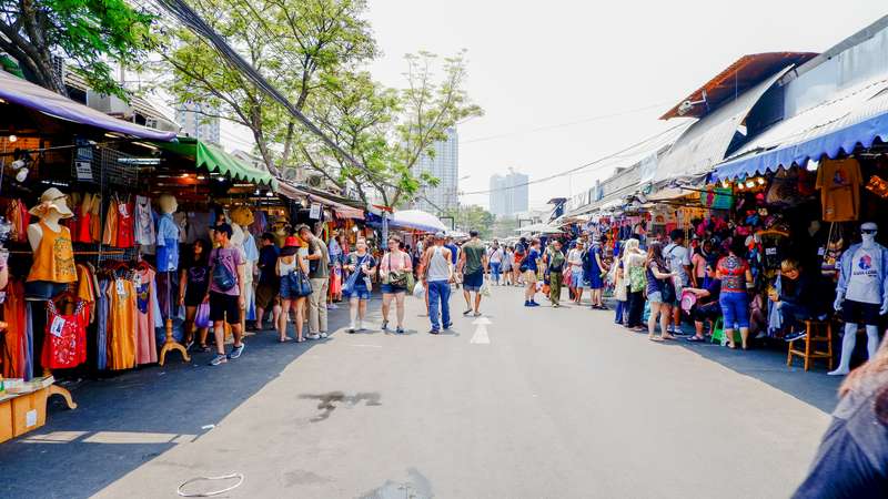 Chatuchak Market, Bangkok: Vibrant Shopping Scene