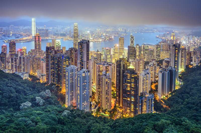 Dynamic Skyline: Hong Kong's Urban Beauty