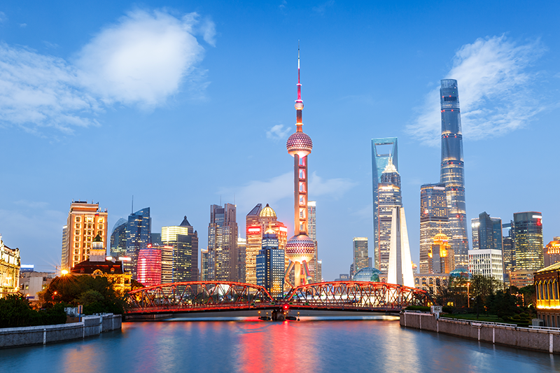 Enchanting Twilight: Shanghai's Dazzling Cityscape