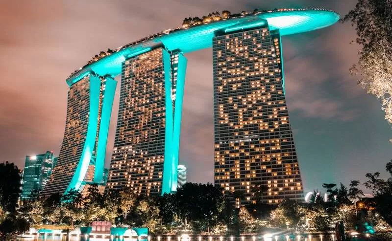 Marvelous Marina Bay Sands: A Nighttime Wonder