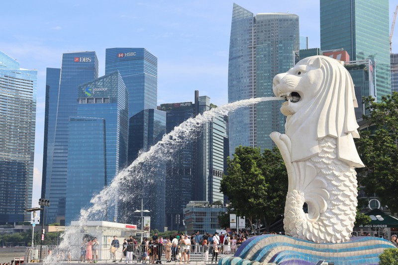 Merlion Statue Spewing Water, Singapore