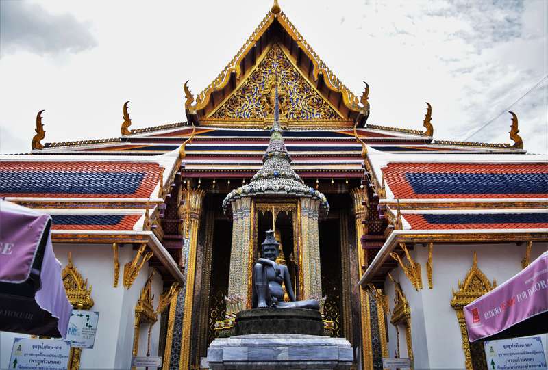 Na Phra Lan's Grand Palace: Thai Healthcare Insights