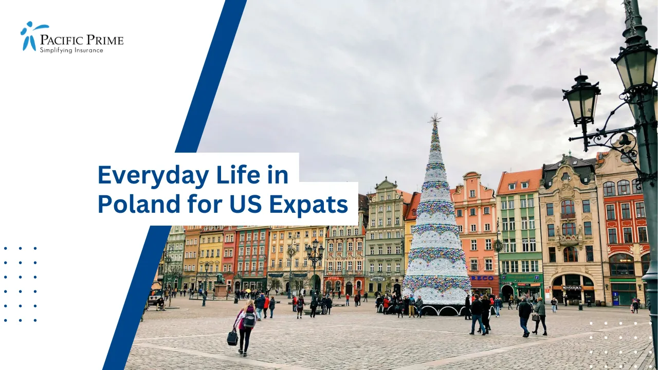 Image of People Walking By Large Christmas Tree In Festive Wroclaw, Poland with text overlay of "Everyday Life in Poland for US Expats"