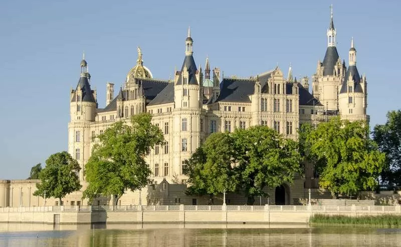 Schwerin Castle: Enchanting German Landmark