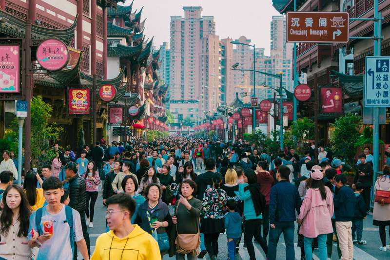 Shanghai Street: Expat Life In Vibrant China