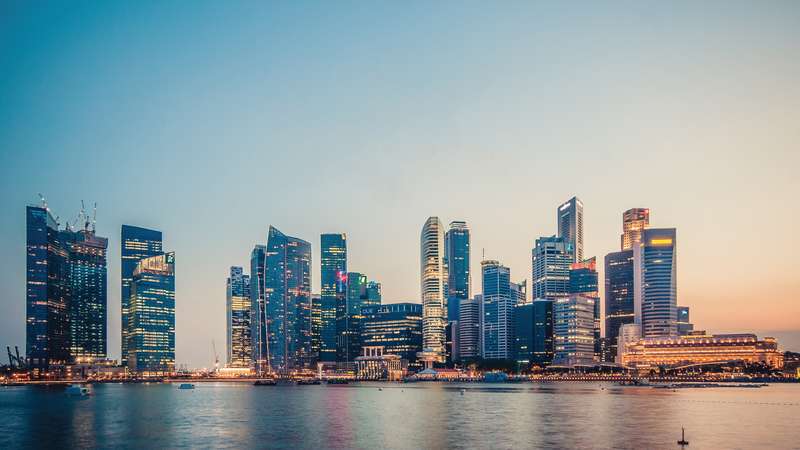Sunset over Marina Bay: Singapore's Nomad Hub!