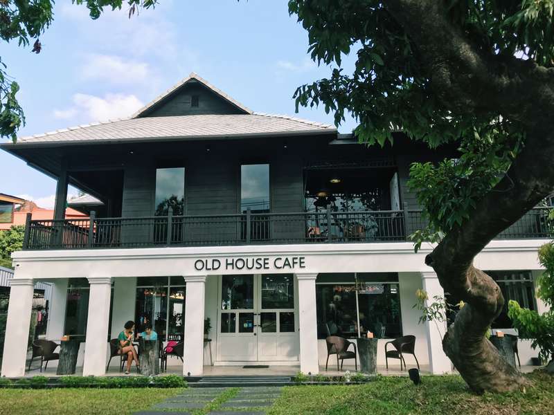 Vintage Old House Cafe: Chiang Mai's Health Insurance Insigh